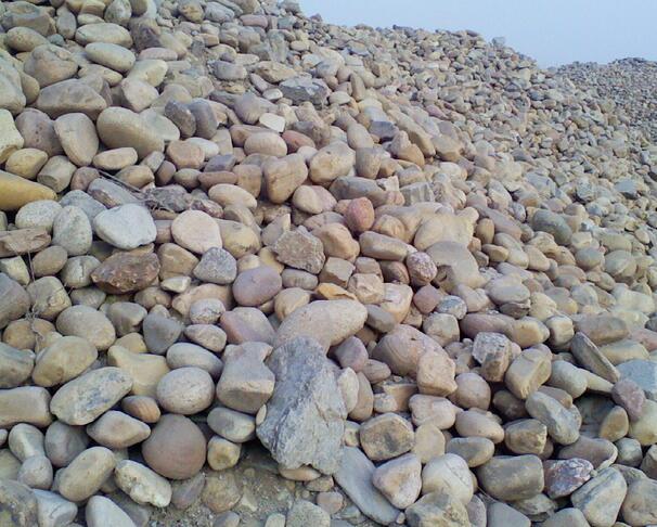 鵝卵石制砂應(yīng)該怎樣選擇制砂生產(chǎn)線設(shè)備規(guī)格